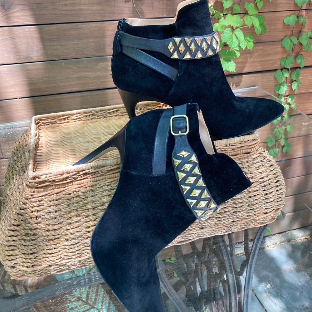 Badgley Mischka Joyce Suede Bootie